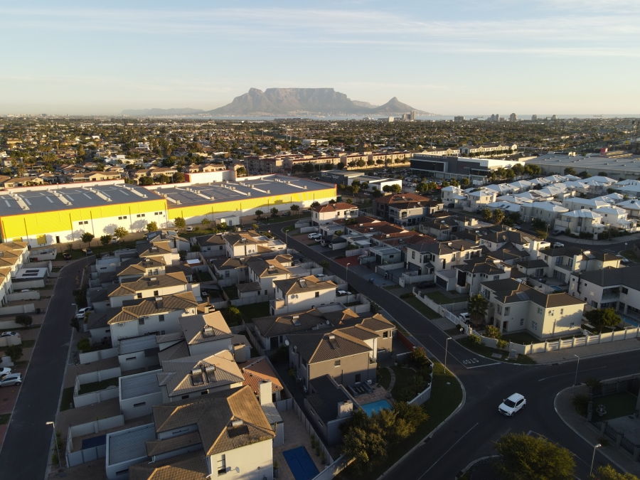 5 Bedroom Property for Sale in Parklands North Western Cape